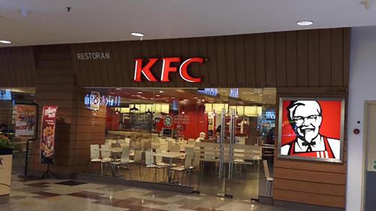 Rihanna Service At Times Square Pangsapuri *