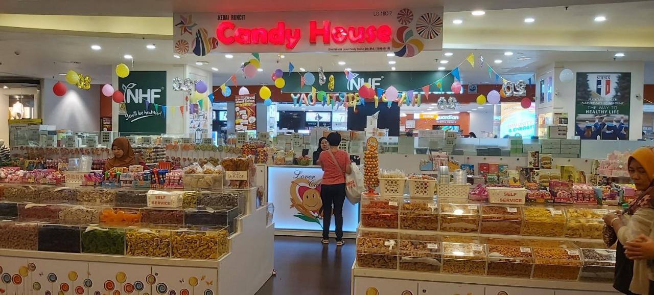 Rihanna Service At Times Square Pangsapuri Kuala Lumpur